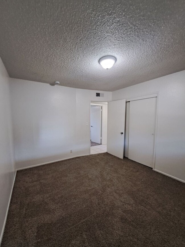 Building Photo - 132-6 Dayton