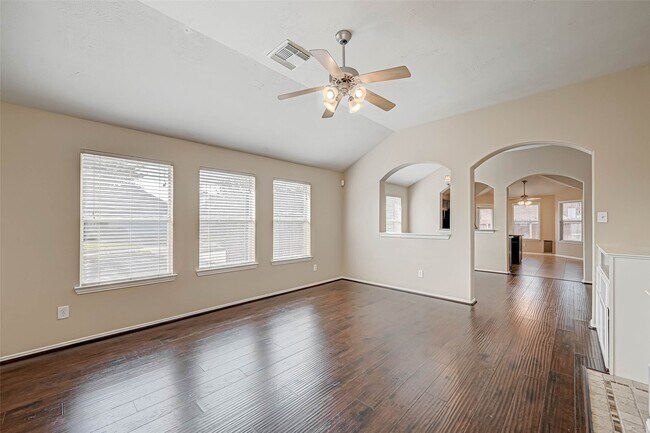 Building Photo - 4727 Wind Trace Dr