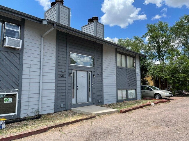 Building Photo - 349 Gahart Dr