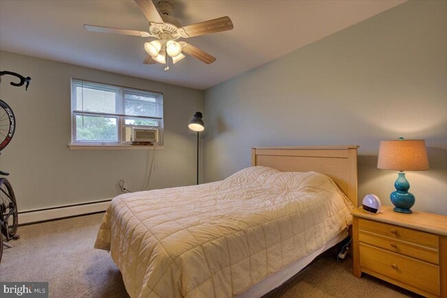 Building Photo - 335 E Lancaster Ave