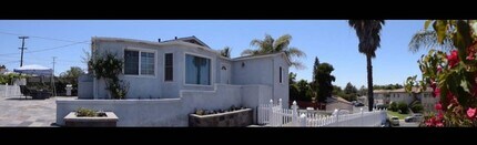 Building Photo - Amazing 3 Bedroom 1 Bathroom House High off street with Incredible views.