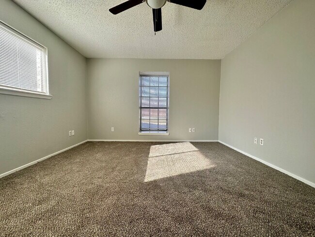 Building Photo - Updated 4 Bedroom Home w/ Gorgeous Floors
