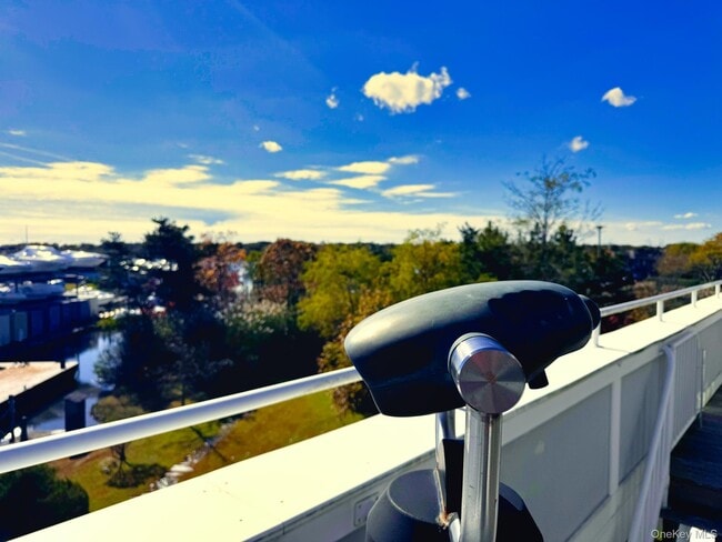 Building Photo - 510 Shore Dr