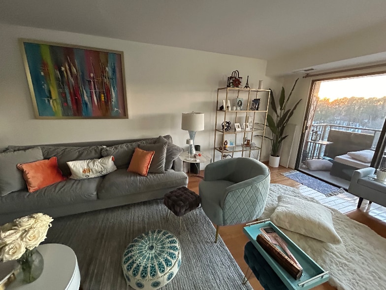 Building Photo - 2500 S Manchester St