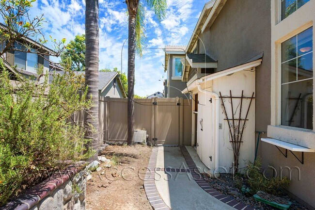 Building Photo - 3410 E Salisbury Cir