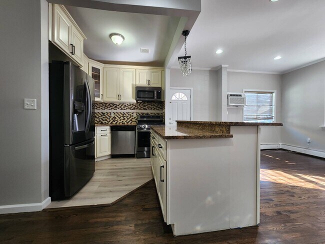 Building Photo - 176-31 130th Ave