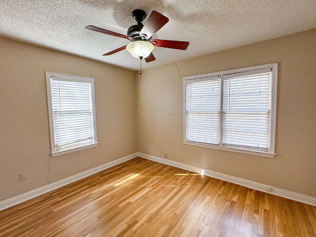 Building Photo - 3 bed, 2 bath in Tech Terrace with Flexible Lease Terms!