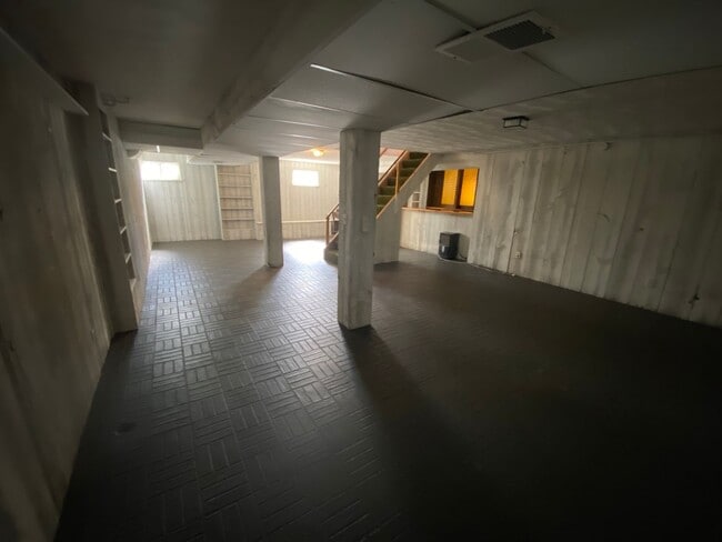 Building Photo - GREEN TWP - Meticulous 3 Bed Brick Ranch 1.5 bath, 1 Car Garage