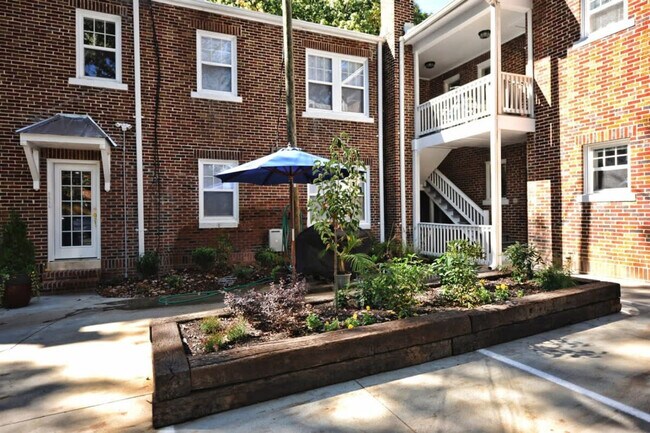 Building Photo - 2101 Kirkwood Ave