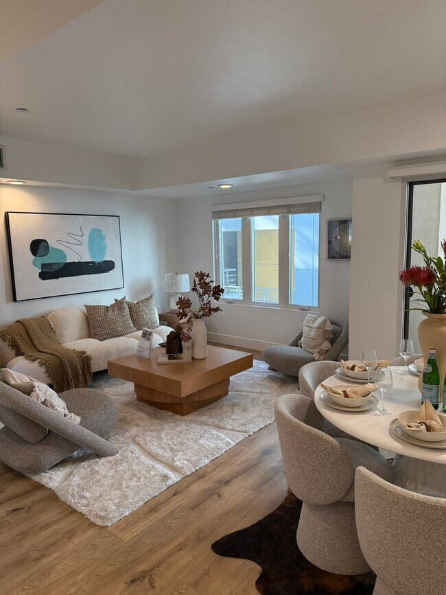 Building Photo - 239 S Marengo Ave