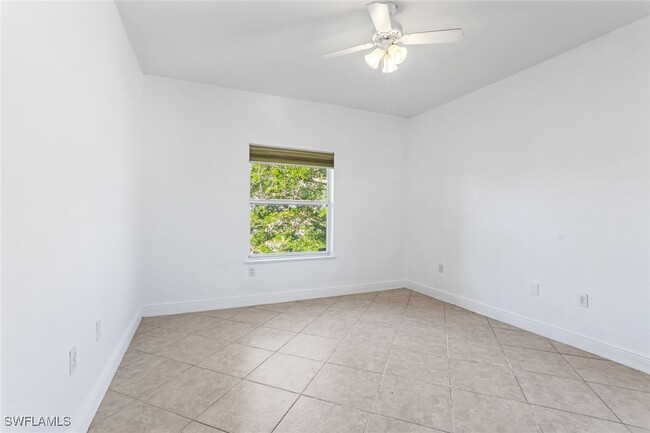 Building Photo - 11550 Villa Grand