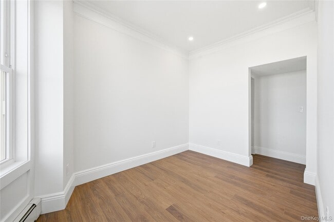 Building Photo - 13 W Hoffman Ave