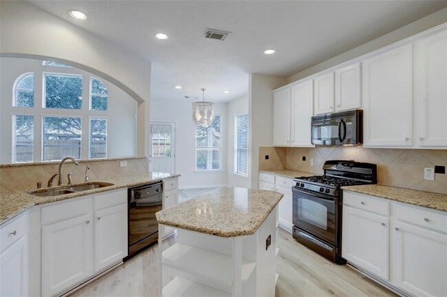Building Photo - Quail Creek Drive, Pearland, TX 77584 - 4 ...