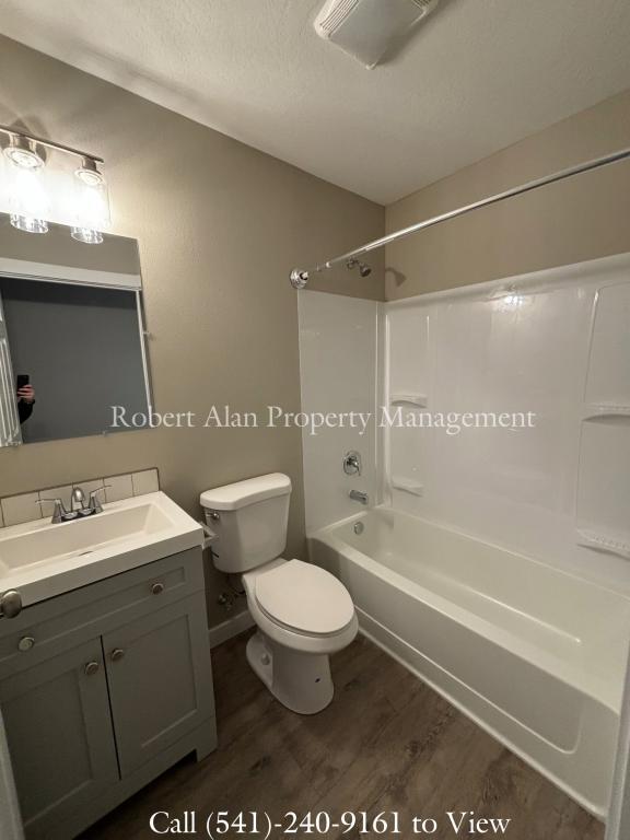 Building Photo - 2601 SW Hailey Ave