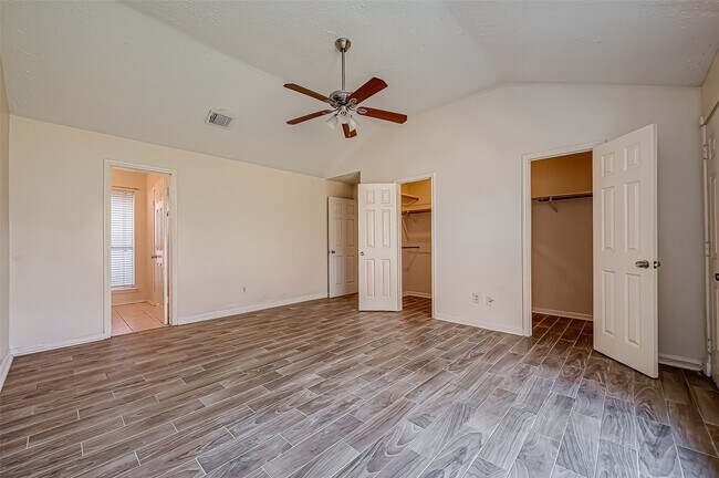 Building Photo - 1490 Hunters Park Dr