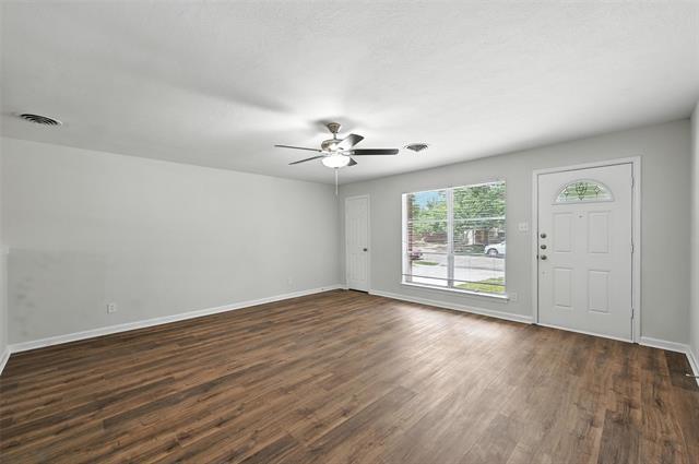 Building Photo - 1109 Lexington Dr