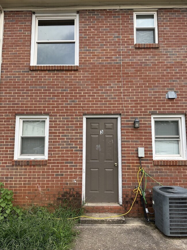 Building Photo - 1307 County Home Rd