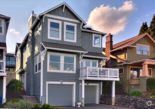 Building Photo - Stunning 5 bedroom Craftsman View Home in ...
