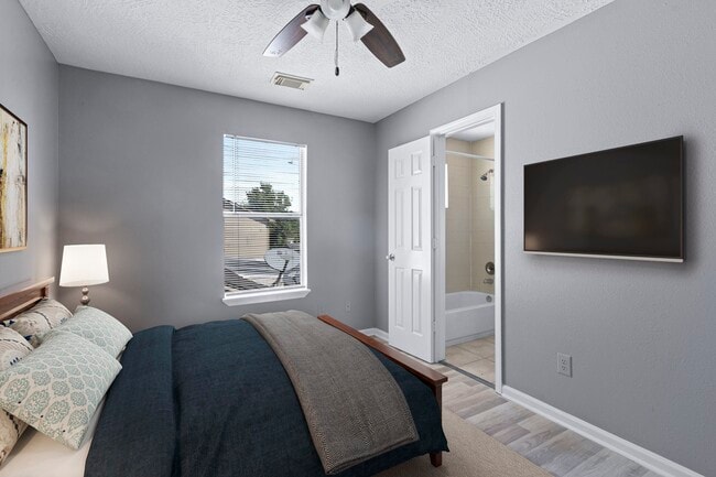 Building Photo - 12326 Kings Chase Dr