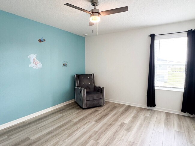 Building Photo - Beautiful 3 bedroom/2.5 bath in NEW Winter...