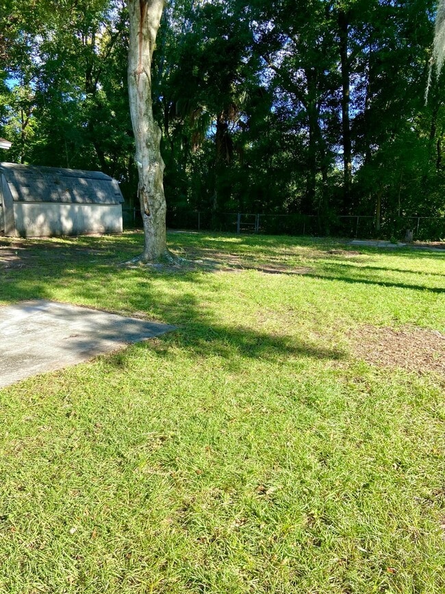 Building Photo - 231 Edson Dr