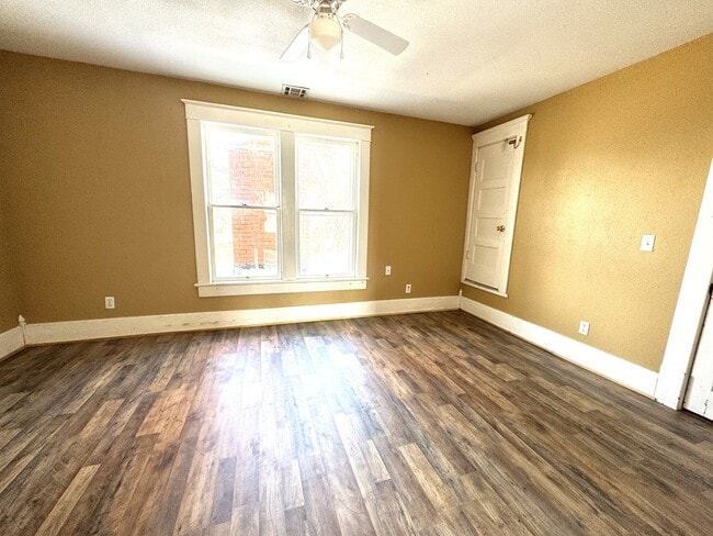 Building Photo - 624 N Wentz St