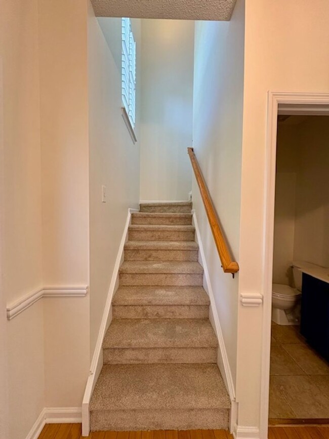 Building Photo - Lovely Updated Home in Grand Oaks