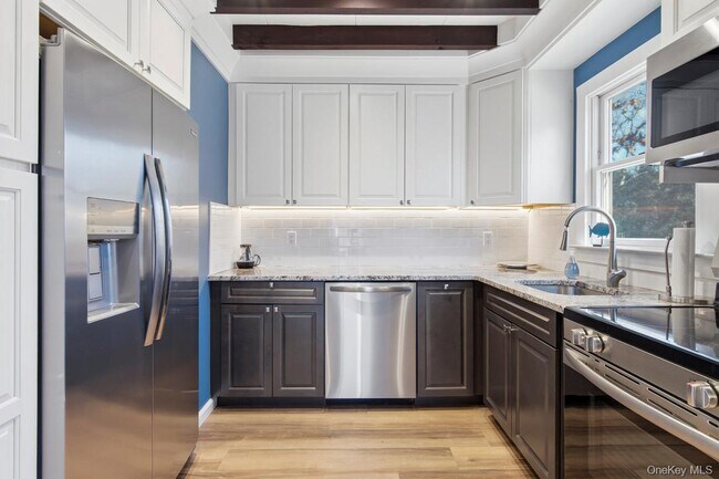 Building Photo - 3 Foster Ave