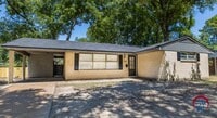 Building Photo - Charming 3-Bedroom Single-Family Home in M...