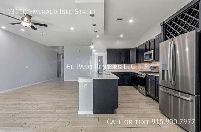 Building Photo - 13110 Emerald Isle St