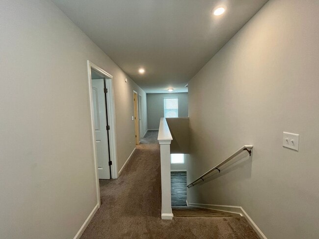 Building Photo - 3818 Miller Dr