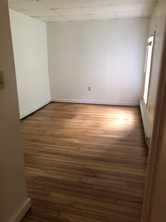 Building Photo - 15 LLC-10 Macomb