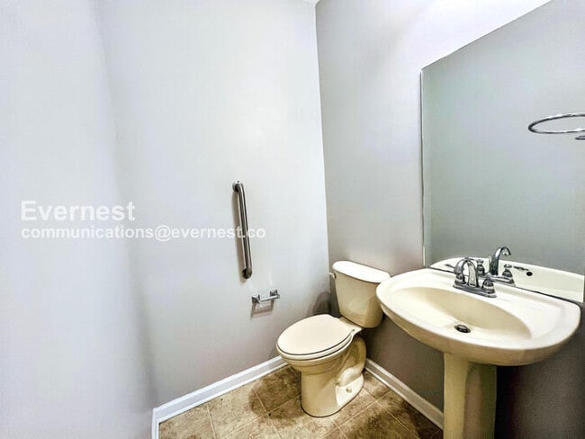 Building Photo - 1181 Henry Rd