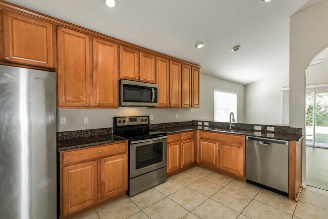 Building Photo - 2419 Hamlet Cir