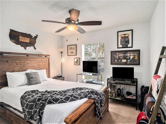 Building Photo - 7833 Carriage Pointe Dr