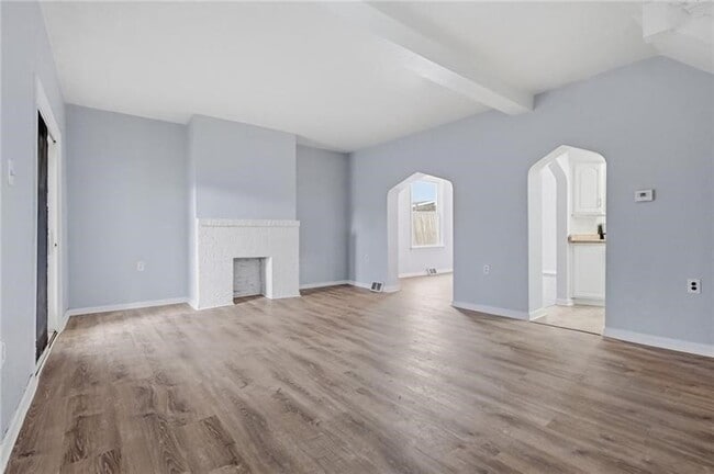 Building Photo - 228 Sylvan Walk