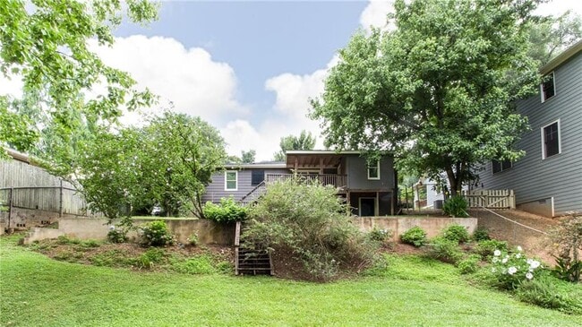 Building Photo - 1640 Belle Isle Cir NE