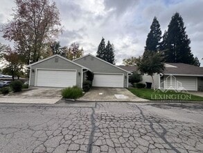 Building Photo - 235 Live Oak Cir