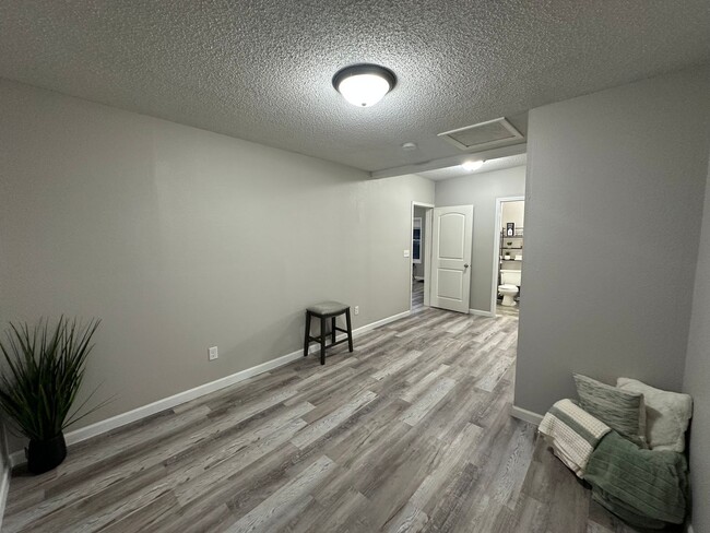 Building Photo - 2 bed, 2 bath home for rent in Waterloo, a...