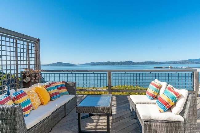 Building Photo - 245 Water St