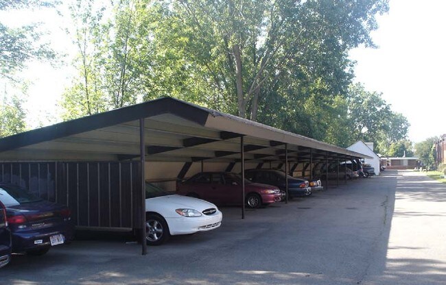 Car Garage - Colonial Manor Apartments