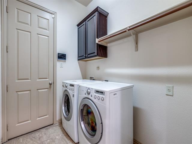 Building Photo - 2465 Embleton Dr