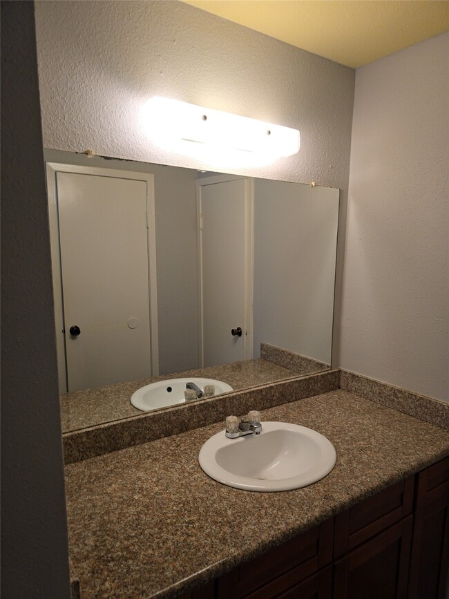 Building Photo - 12634 Ashford Meadow Dr