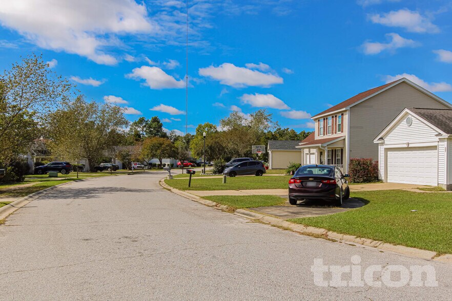 Building Photo - 22 Crimson Ct