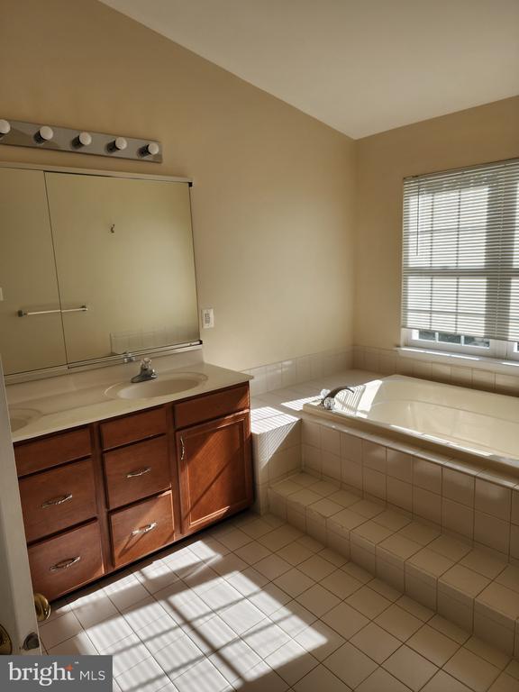 Building Photo - 119 Misty Pond Terrace