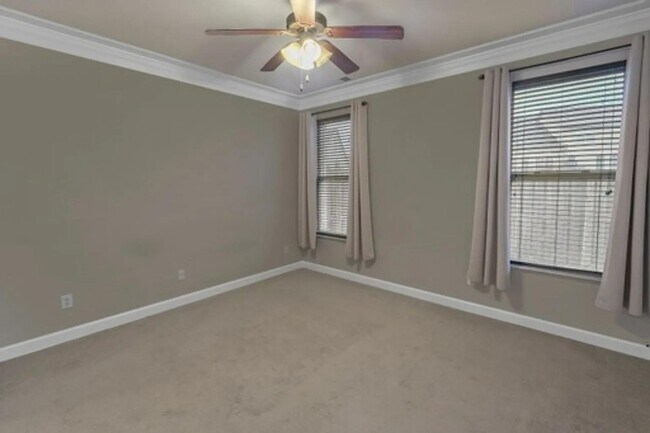 Building Photo - 515 Griffin Cir
