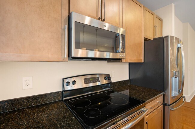 Building Photo - Luxurious 2BR Condo with Fantastic Upgrades!  Pet friendly!