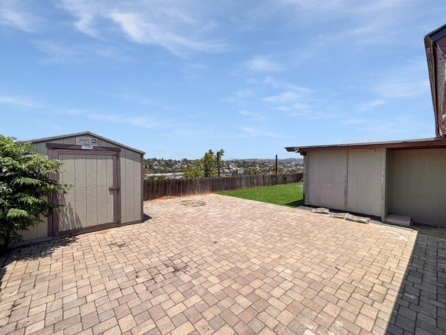 Building Photo - Contemporary 3BD/2BA House in Lemon Grove ...