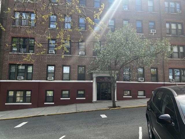 Building Photo - 331 79th St