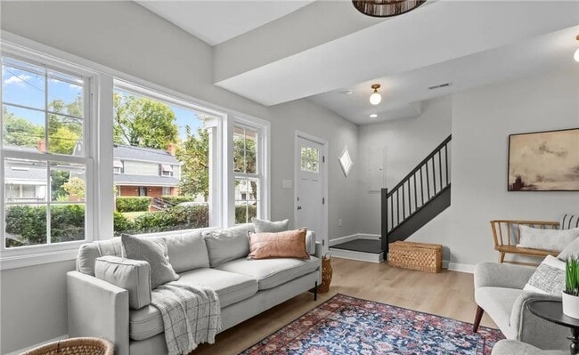 Building Photo - Newly Renovated 4 Bedroom, 2 Full Bath Home, Available Immediately!